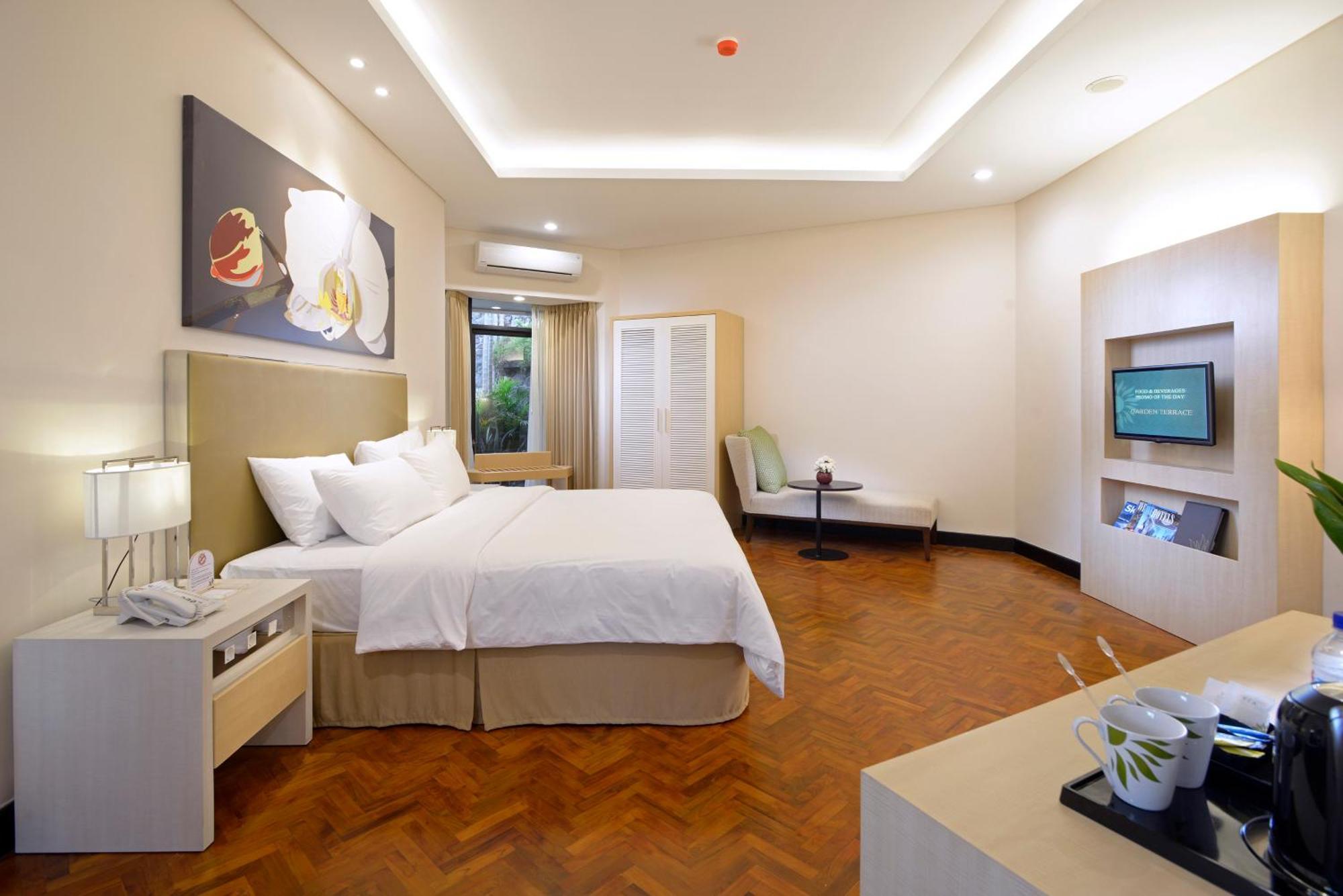 Surya Hotel & Cottages Prigen Extérieur photo