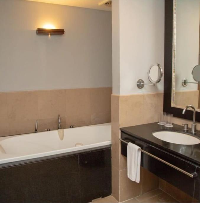 Surya Hotel & Cottages Prigen Extérieur photo