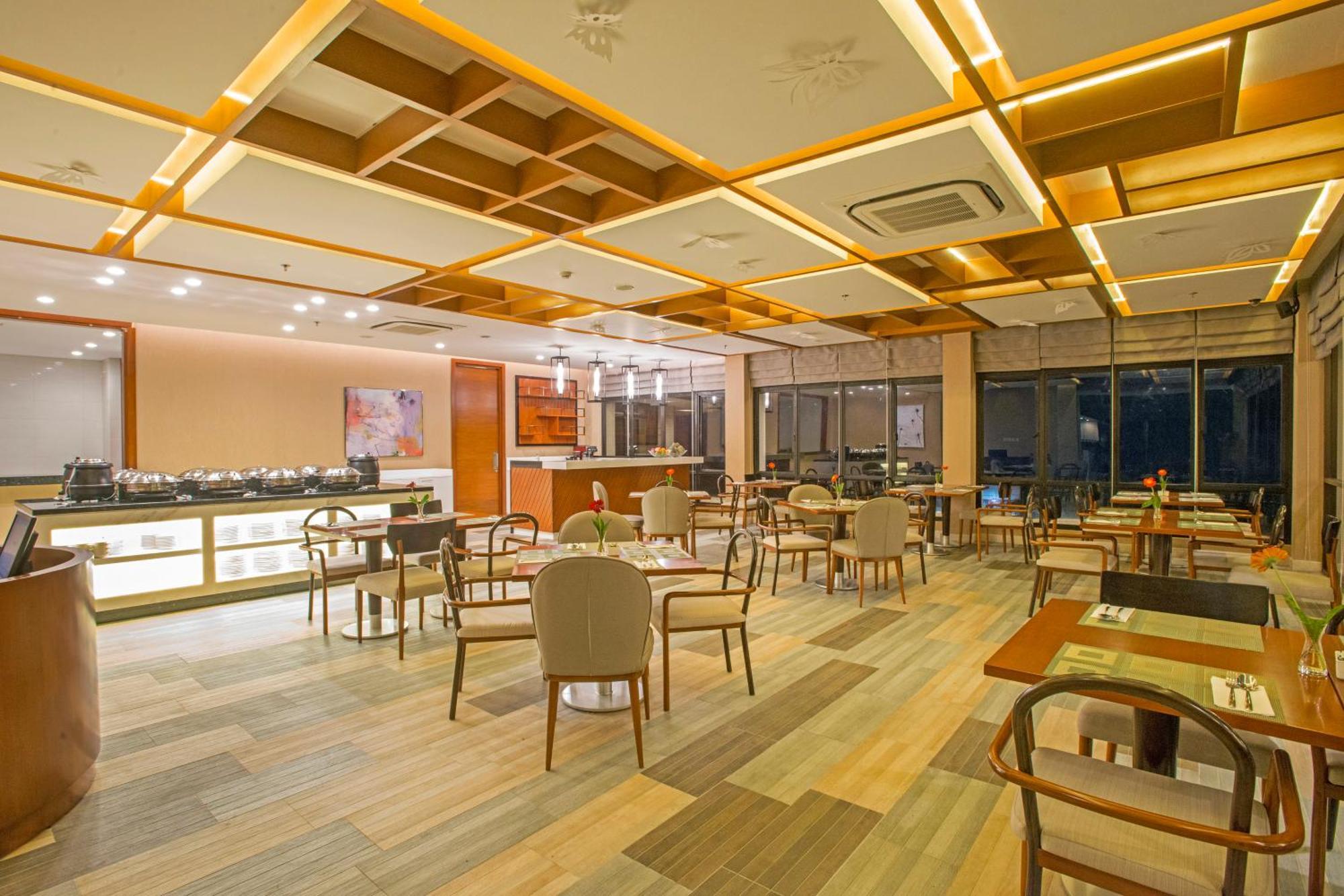 Surya Hotel & Cottages Prigen Extérieur photo